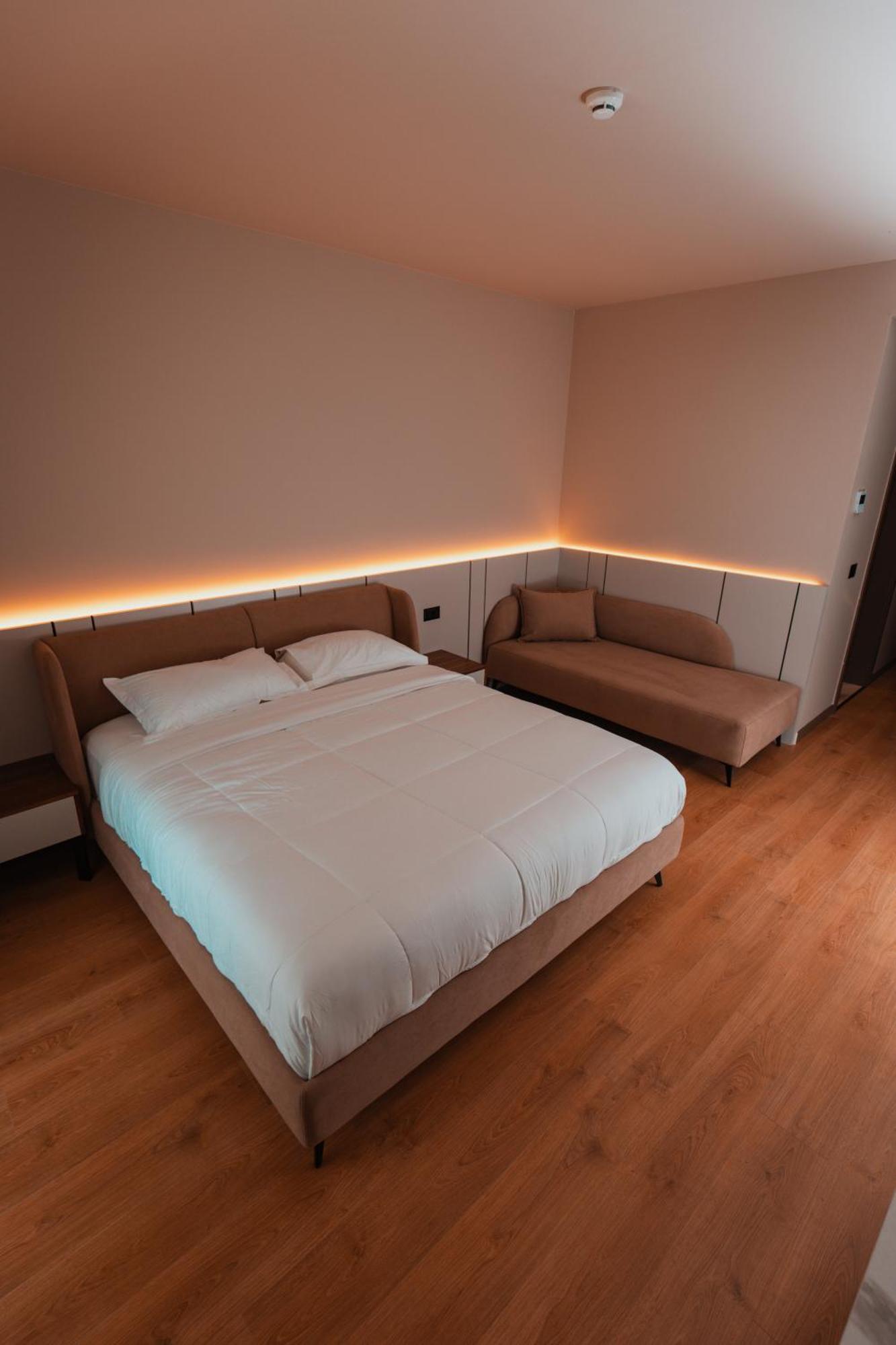 Отель Royal G Deluxe Shkallnur Экстерьер фото